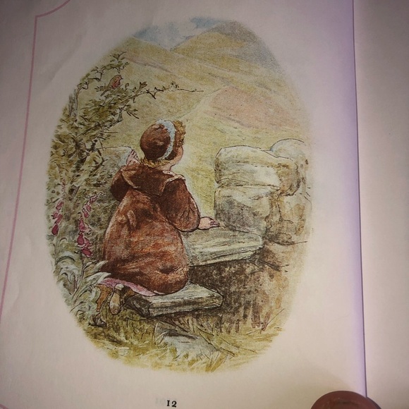 The Tale of Mrs Tiggy-Winkle by Beatrix Potter - Peter Rabbit series- like new - Picture 8 of 12